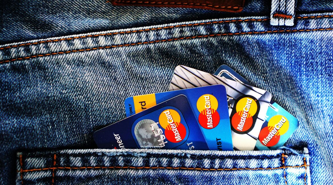 how to chooose the best credit building services
